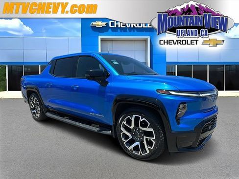 Used 2025 Chevrolet Silverado EV RST AWD/4WD image 1