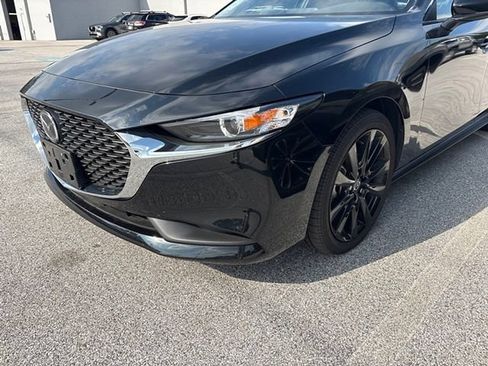 Used 2025 MAZDA MAZDA3 s FWD image 9