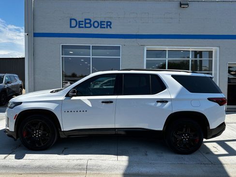 Used 2022 Chevrolet Traverse Premier w/ Redline Edition image 2