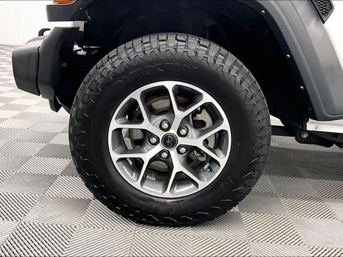 Used 2024 Jeep Wrangler Unlimited Sport AWD/4WD image 9