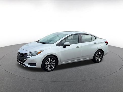 Used 2025 Nissan Versa SV FWD image 7