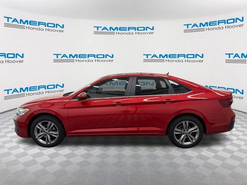 Used 2024 Volkswagen Jetta SE FWD image 2