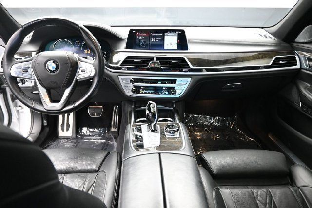 Used 2019 BMW 750i xDrive w/ Executive Package AWD/4WD image 15