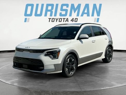 Used 2023 Kia Niro Wave w/ Wave Preserve Package FWD image 3