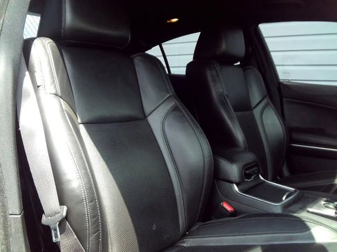 Used 2020 Dodge Charger SXT w/ Leather Interior Group RWD image 31