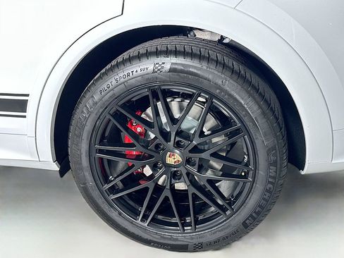 New 2026 Porsche Cayenne S image 34