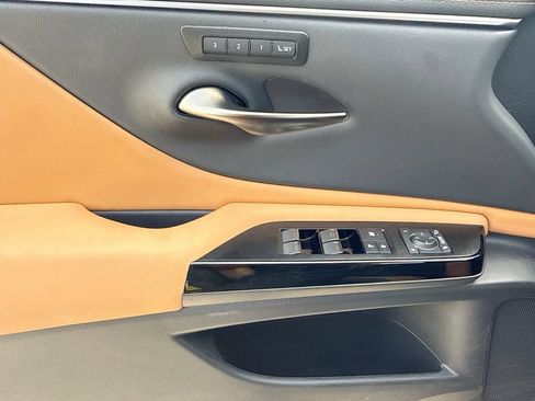 Used 2025 Lexus ES 350 w/ Premium Package FWD image 29