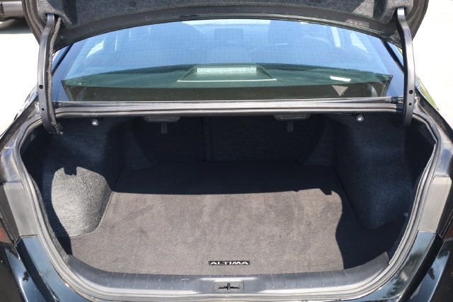 Used 2025 Nissan Altima 2.5 SV FWD image 29