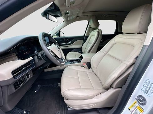 Used 2024 Lincoln Corsair Grand Touring image 21