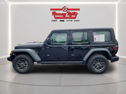 Used 2025 Jeep Wrangler Unlimited Sport AWD/4WD image 2