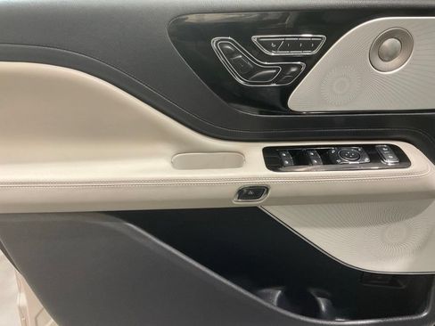 Used 2025 Lincoln Aviator Reserve w/ Equipment Group 201A AWD/4WD image 7