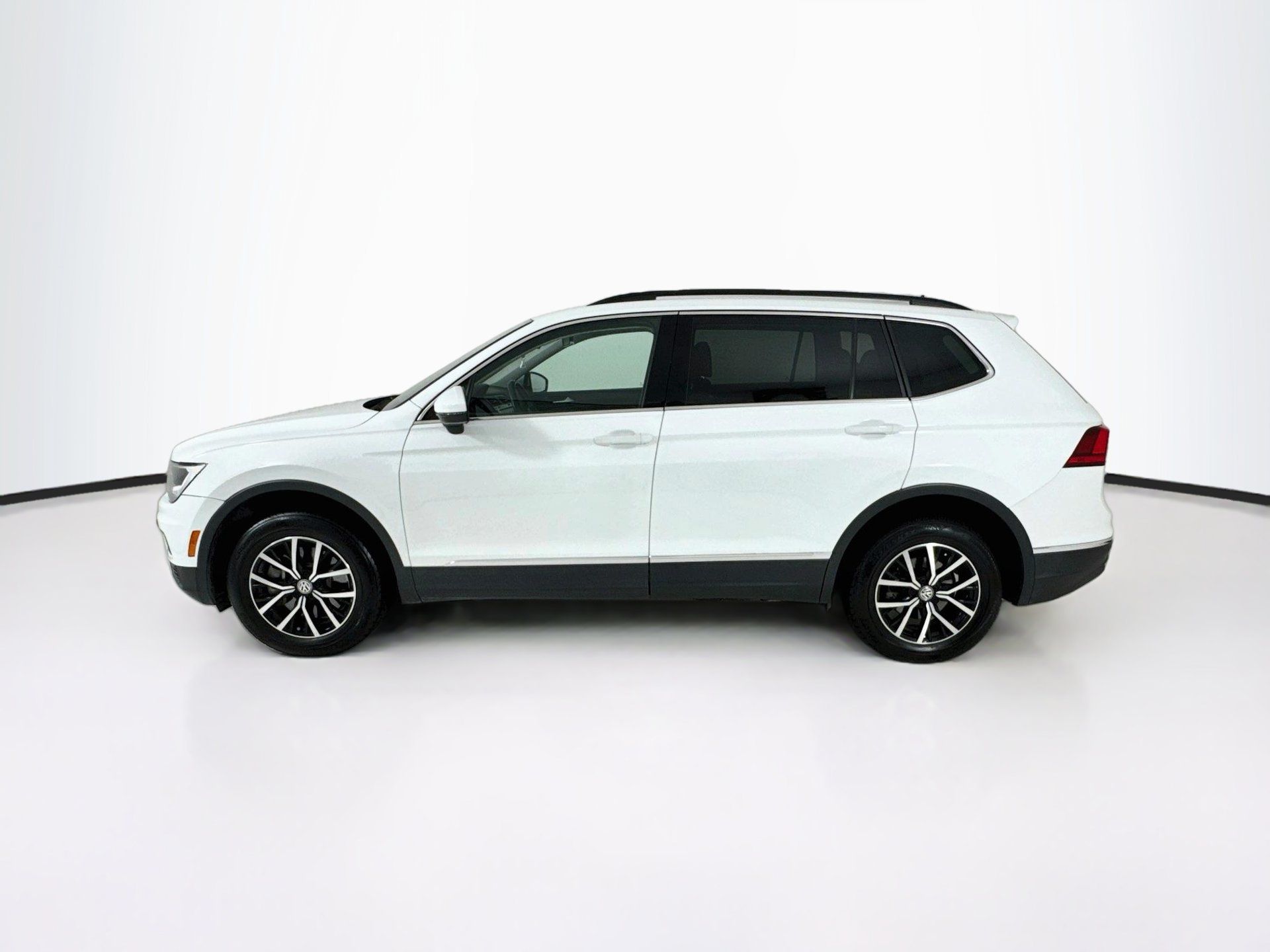 Used 2021 Volkswagen Tiguan SE AWD/4WD image 5