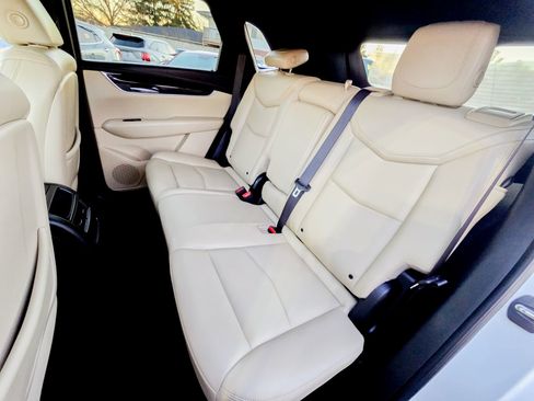 Used 2017 Cadillac XT5 FWD w/ LPO, Wheel Lock Package image 28