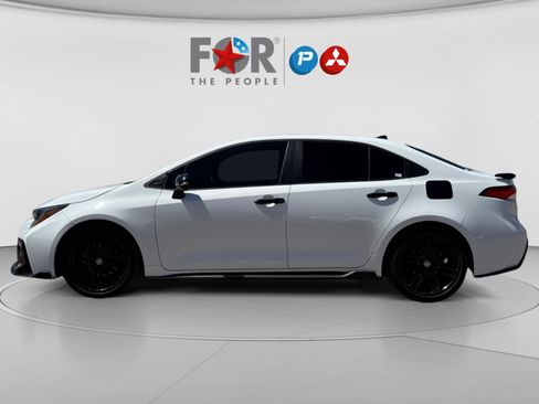 Used 2022 Toyota Corolla SE FWD image 2