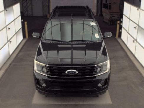 Used 2019 Ford Expedition Limited w/ Equipment Group 303A AWD/4WD image 2