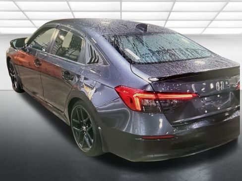 Used 2022 Honda Civic Sport image 2