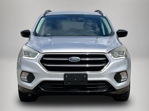 Used 2018 Ford Escape SE w/ SE Sport Appearance Package image 3