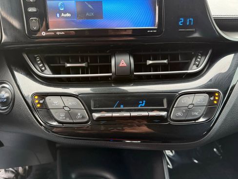 Used 2018 Toyota C-HR XLE image 21