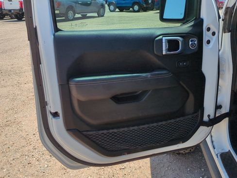 Used 2020 Jeep Gladiator Rubicon AWD/4WD image 11