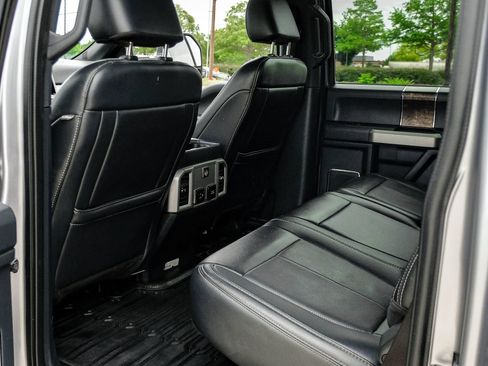 Used 2022 Ford F250 Lariat w/ Black Appearance Package AWD/4WD image 40
