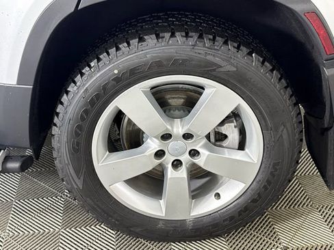 Certified 2024 Land Rover Defender 130 S image 11