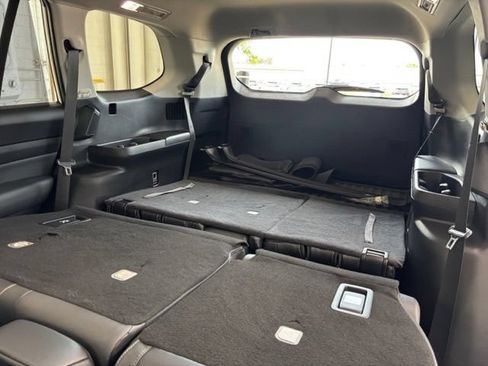 Used 2024 Toyota Grand Highlander AWD Hybrid image 26