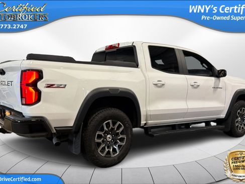 Used 2023 Chevrolet Colorado Z71 w/ Z71 Convenience Package 2 AWD/4WD image 6