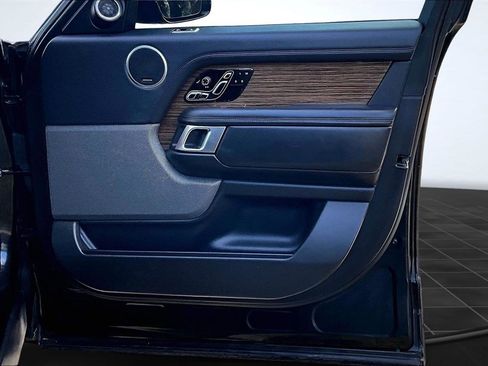 Used 2018 Land Rover Range Rover HSE image 28