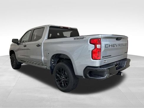 Used 2024 Chevrolet Silverado 1500 Custom Trail Boss w/ Dark Appearance Package AWD/4WD image 3