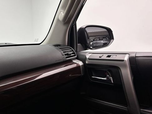 Used 2022 Toyota 4Runner Limited AWD/4WD image 23