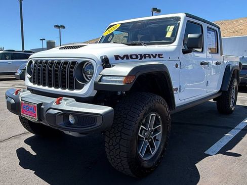 Used 2026 Jeep Gladiator Mojave AWD/4WD image 7