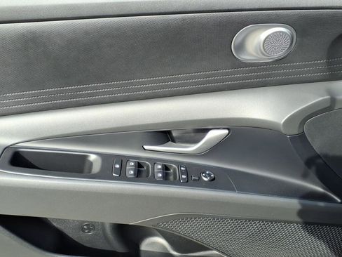 New 2026 Hyundai Elantra SE FWD image 5