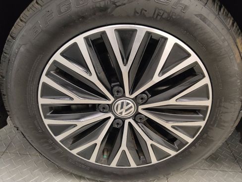 Used 2019 Volkswagen Jetta SE w/ Cold Weather Package FWD image 31