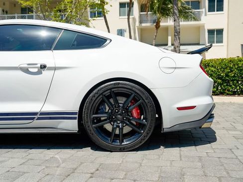 Used 2020 Ford Mustang Shelby GT500 w/ Technology Package RWD image 16
