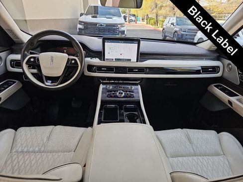 Used 2020 Lincoln Aviator Black Label w/ Class IV Trailer Tow Package AWD/4WD image 14