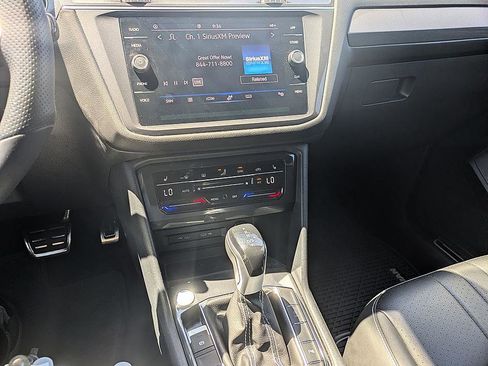 Used 2023 Volkswagen Tiguan SE R-Line image 21