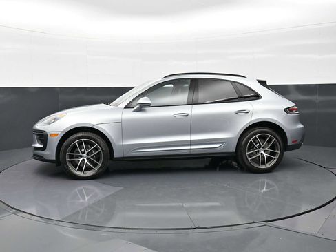New 2026 Porsche Macan image 2