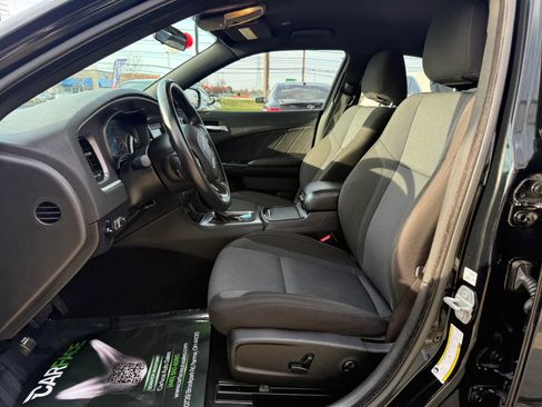 Used 2020 Dodge Charger SXT w/ Blacktop Package image 18