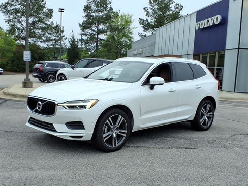 Used 2019 Volvo XC60 T5 Momentum w/ Premium Package FWD image 7