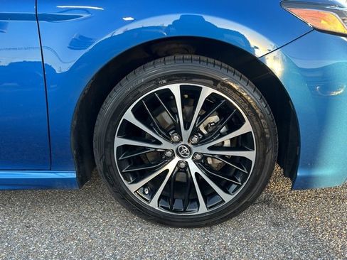 Used 2018 Toyota Camry SE image 12