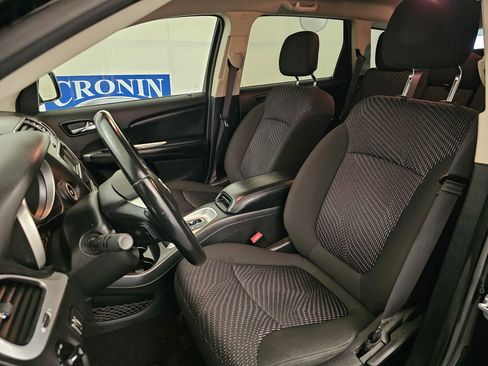 Used 2019 Dodge Journey SE w/ Premium Group image 13