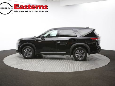 Used 2025 Nissan Pathfinder S image 86