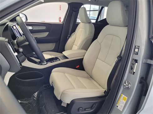 New 2026 Volvo XC40 B5 Plus w/ Protection Package Premier image 4