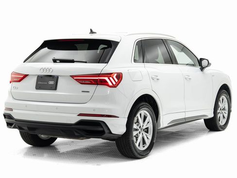 Certified 2025 Audi Q3 2.0T Premium Plus w/ Premium Plus Package image 3