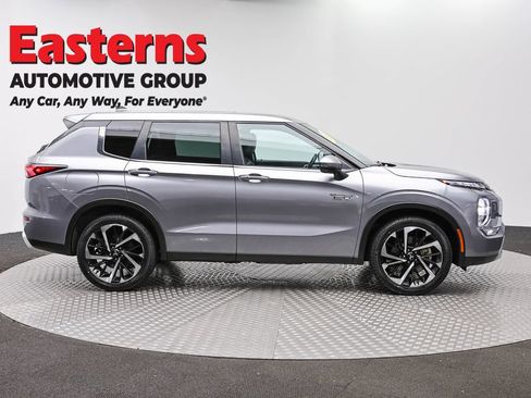 Used 2023 Mitsubishi Outlander SE AWD/4WD image 4