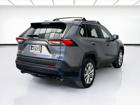 Used 2022 Toyota RAV4 XLE Premium FWD image 4