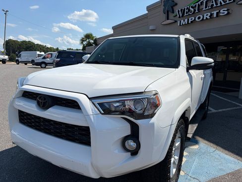 Used 2017 Toyota 4Runner SR5 Premium RWD image 5
