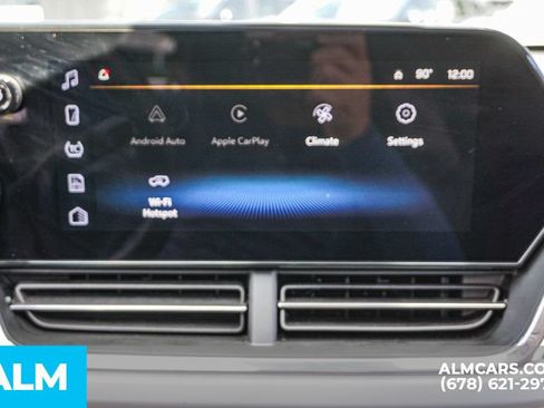 Used 2025 Chevrolet Trax LT FWD image 33