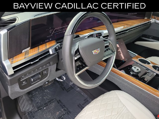 Certified 2025 Cadillac Escalade ESV Sport Platinum AWD/4WD image 18