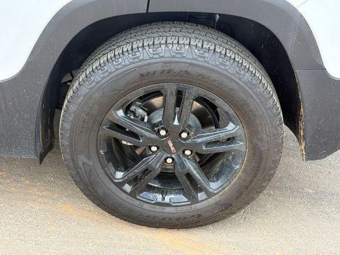 Used 2024 GMC Terrain AT4 w/ Infotainment Package II AWD/4WD image 19